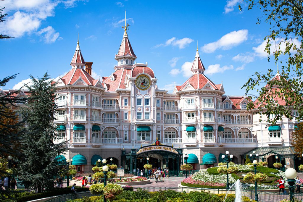 an image of family friendly hotels in Vienna with a hotel building with several windows.