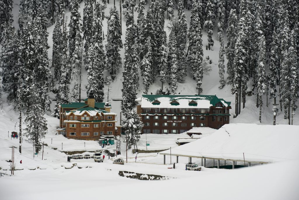 An image of a resort in the ice mountain showcasing one of the best ski hotels in Innsbruck
